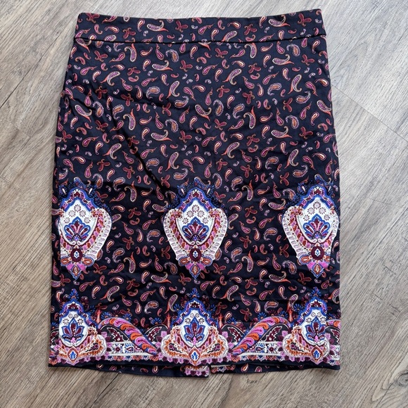 J. Crew Dresses & Skirts - J. Crew The Pencil Skirt Paisley Pattern - Size 0